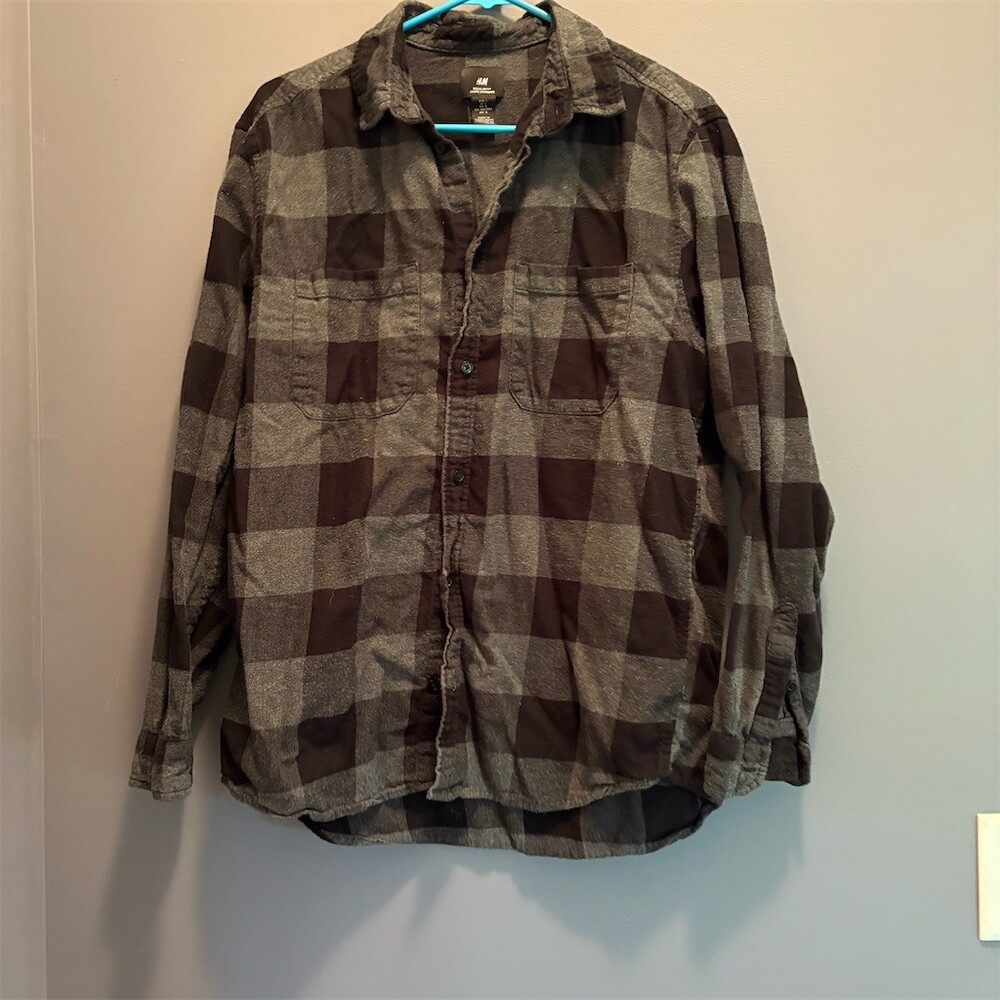 H&M Mens Flannel Button-Up Shirt Size L Black Gray Buffalo Plaid Long